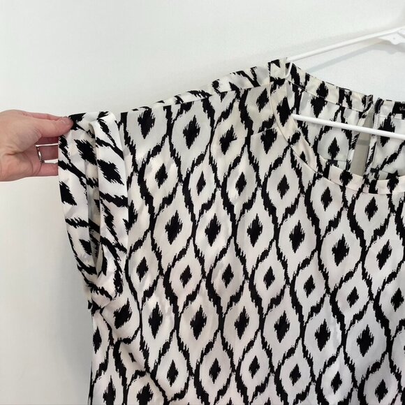 VIOLET CLAIRE Plus Size White ish Black Ikat Boho Short Dolman Sleeve Blouse Top - Picture 7 of 16